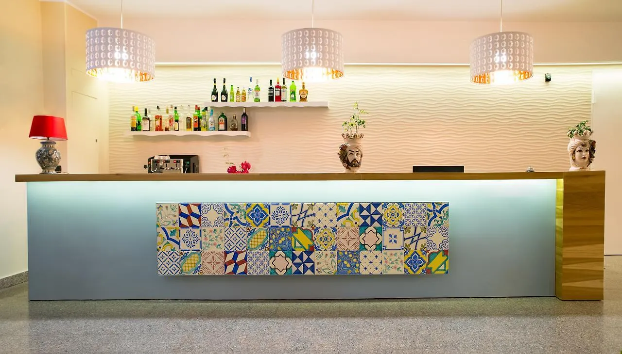 Hotel Solemar SantʼAlessio Siculo 3*,